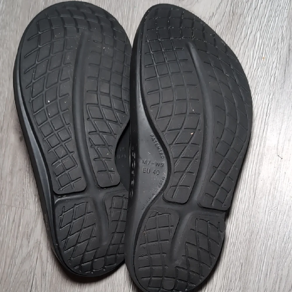 OOFOS great used
